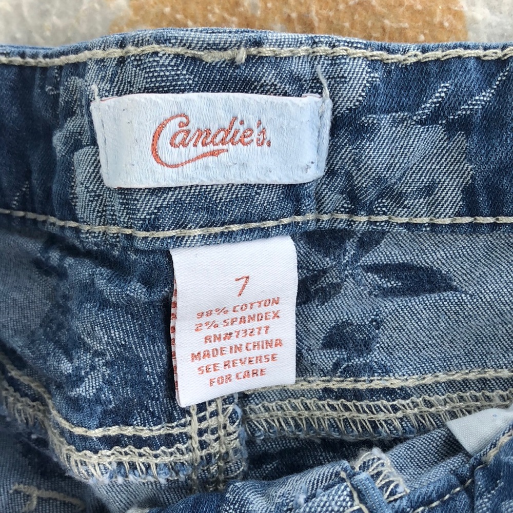 Candie’s Shorts - Picture 3 of 3